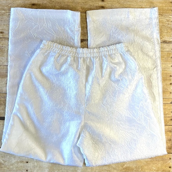 White Medium Womens Textured Pants - Picture 2 of 7
